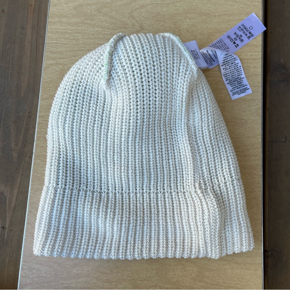 Disney X Love Your Melon Princess Tiana Pom Pom Beanie Knit Hat NWOT OS - Picture 11 of 12